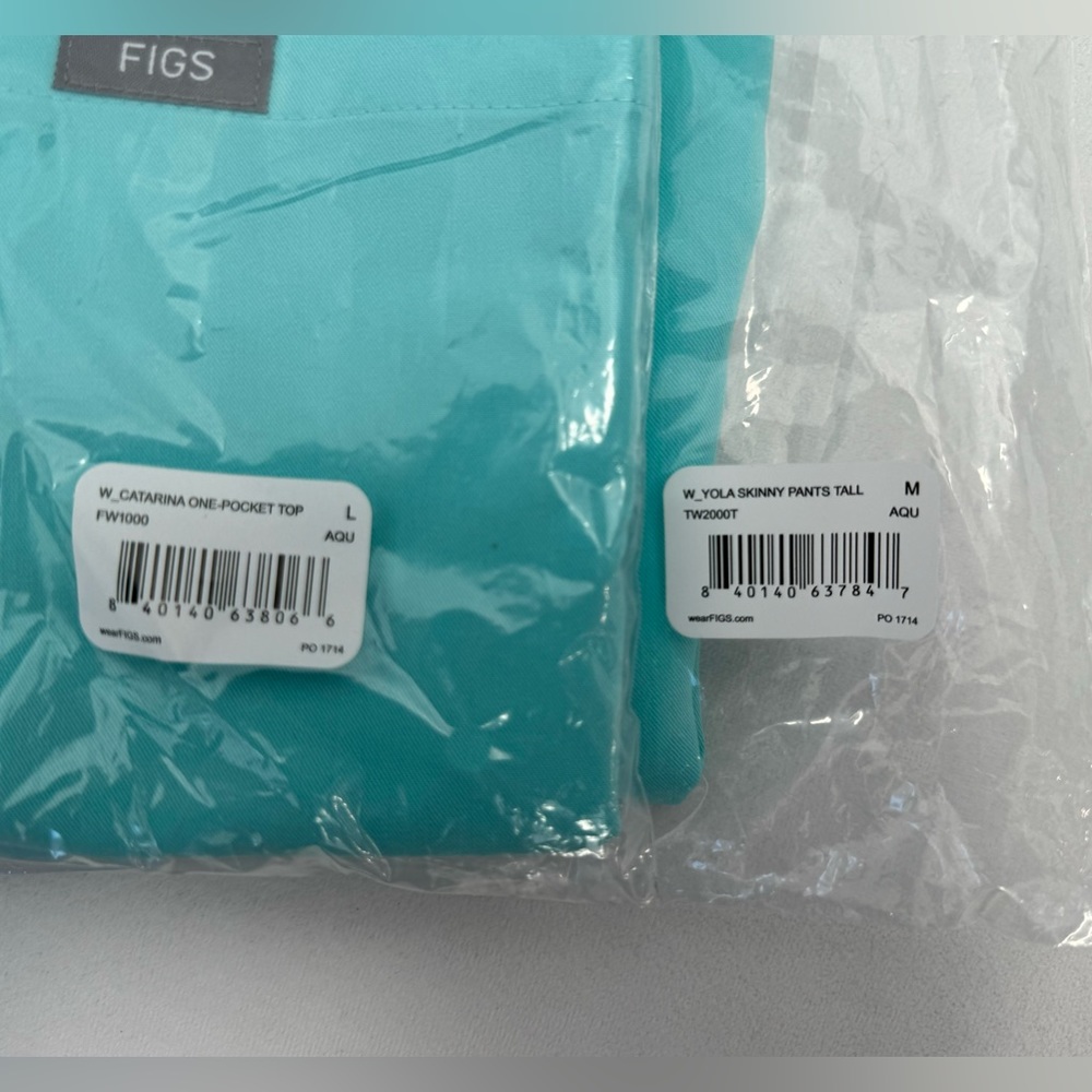 New FIGS aqua set
